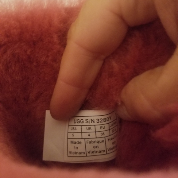 Double Bow Hot Pink kids  UGGs customized with mermaid and G initial. Size 5 - Picture 8 of 8